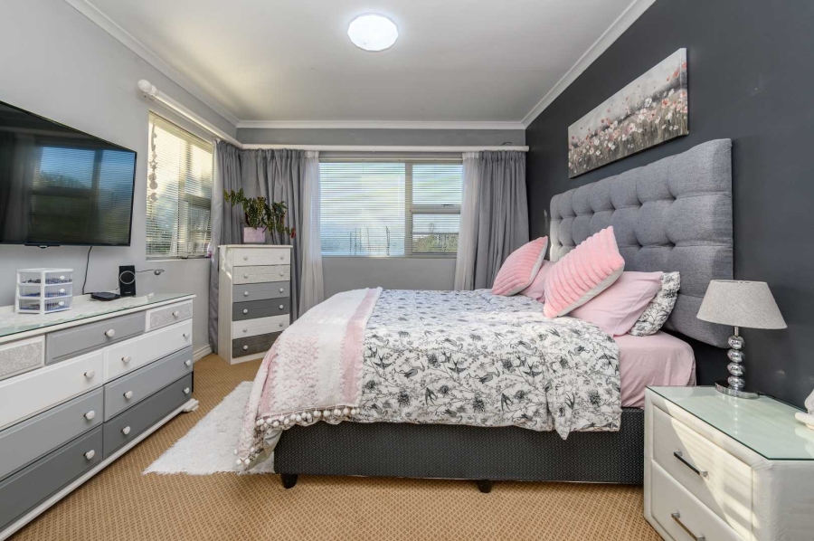 6 Bedroom Property for Sale in Lorraine Eastern Cape